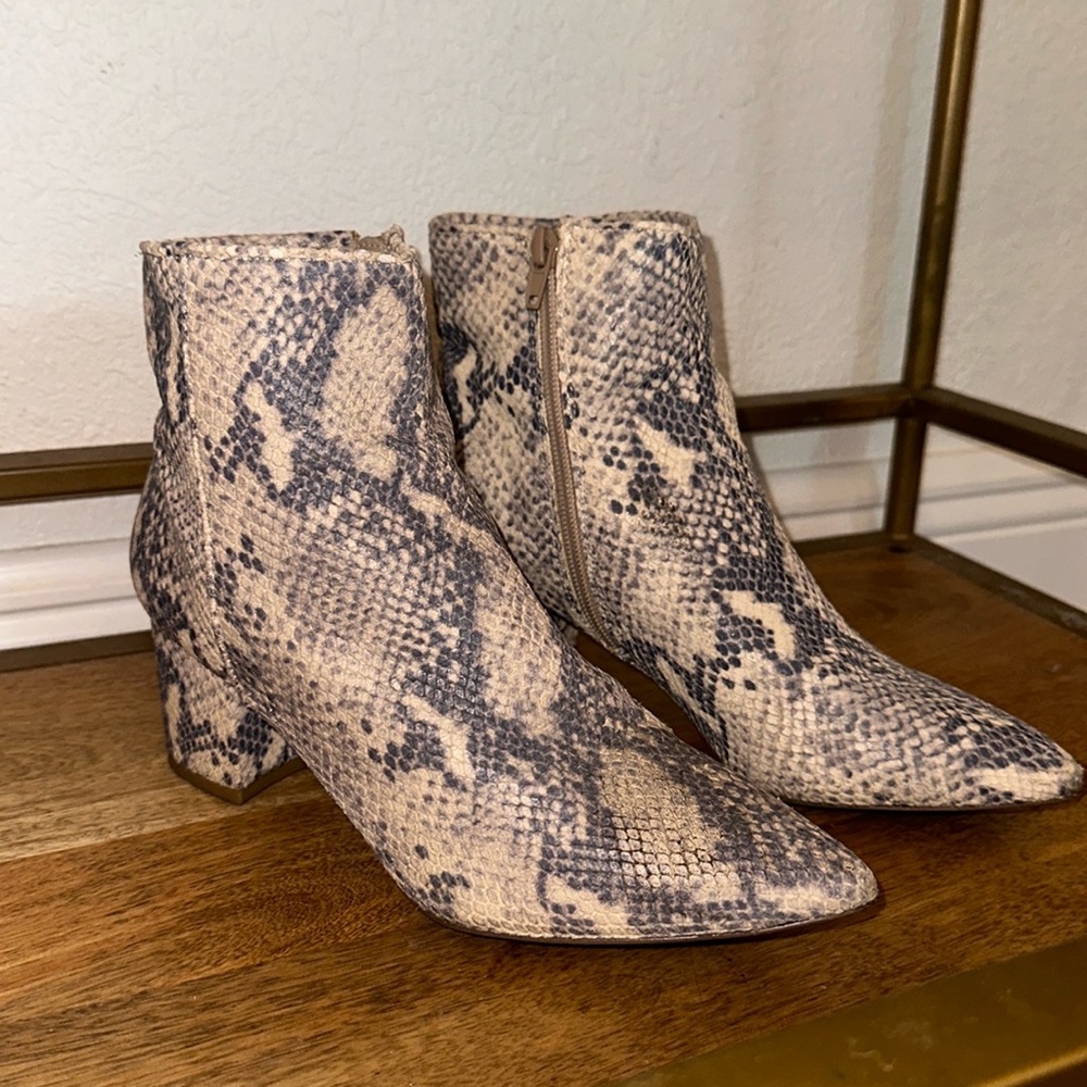 Snake skin Steve Madden